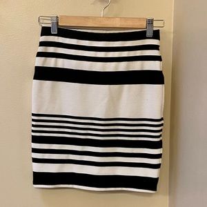 Forever 21 black and white striped knit skirt